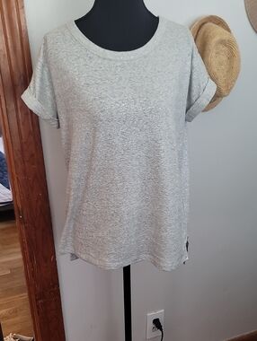 GAP Light Gray with Silver Short Sleeve Crewneck Tee